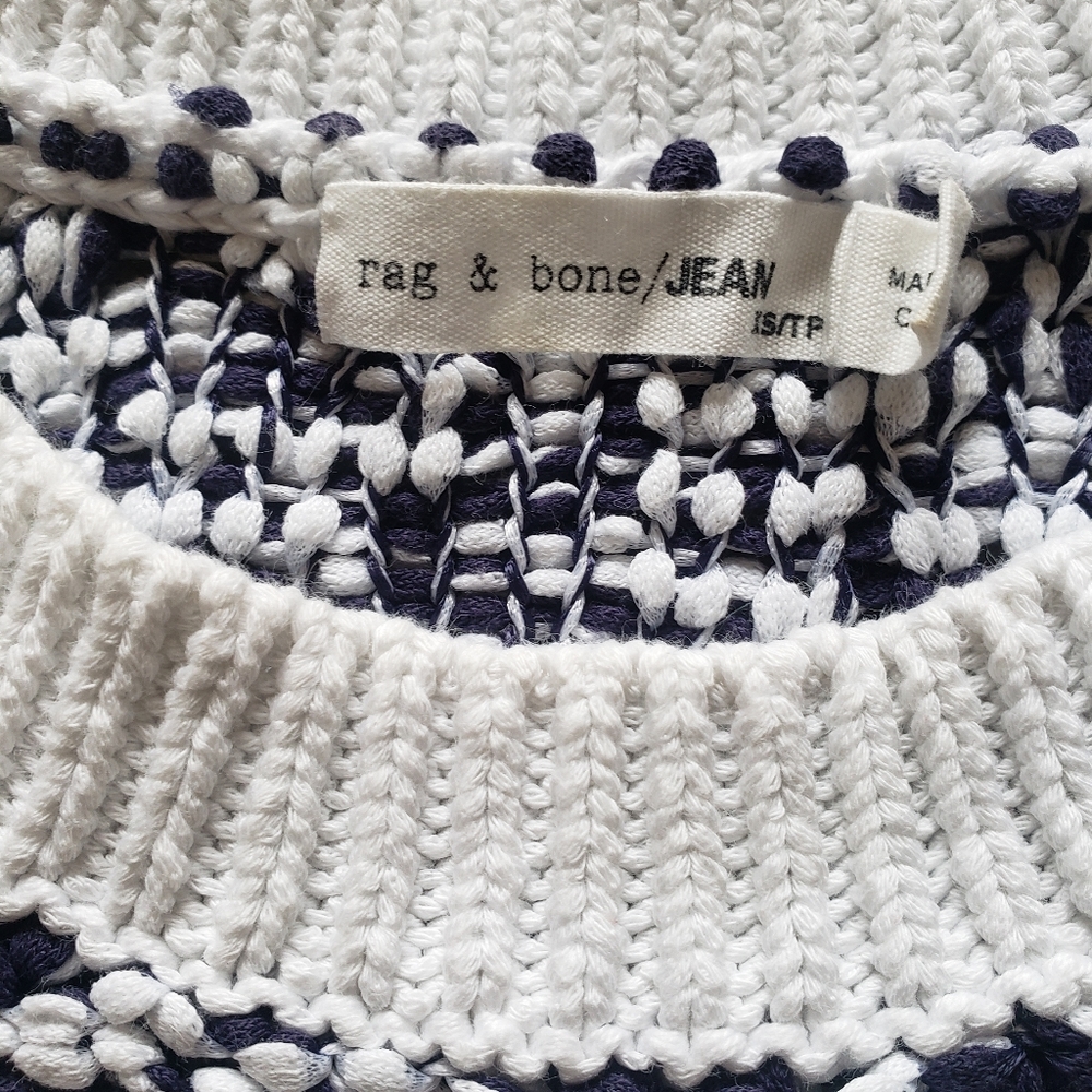 Gorgeous bright white and navy chunky Rag & Bone knit contrast hem sweater. - Picture 10 of 10